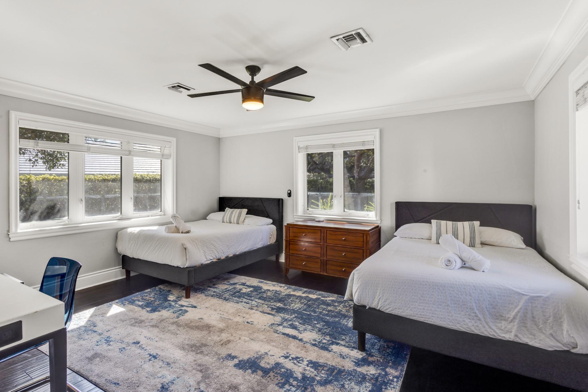 Merritt Isle 45-38 B - Residential