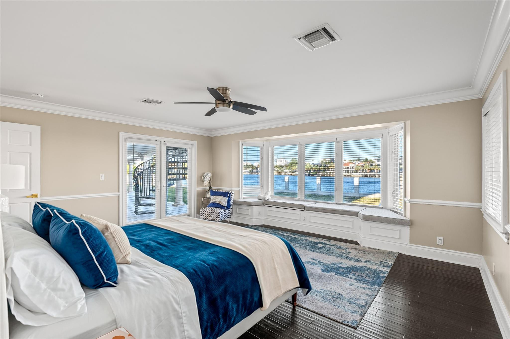 Merritt Isle 45-38 B - Residential