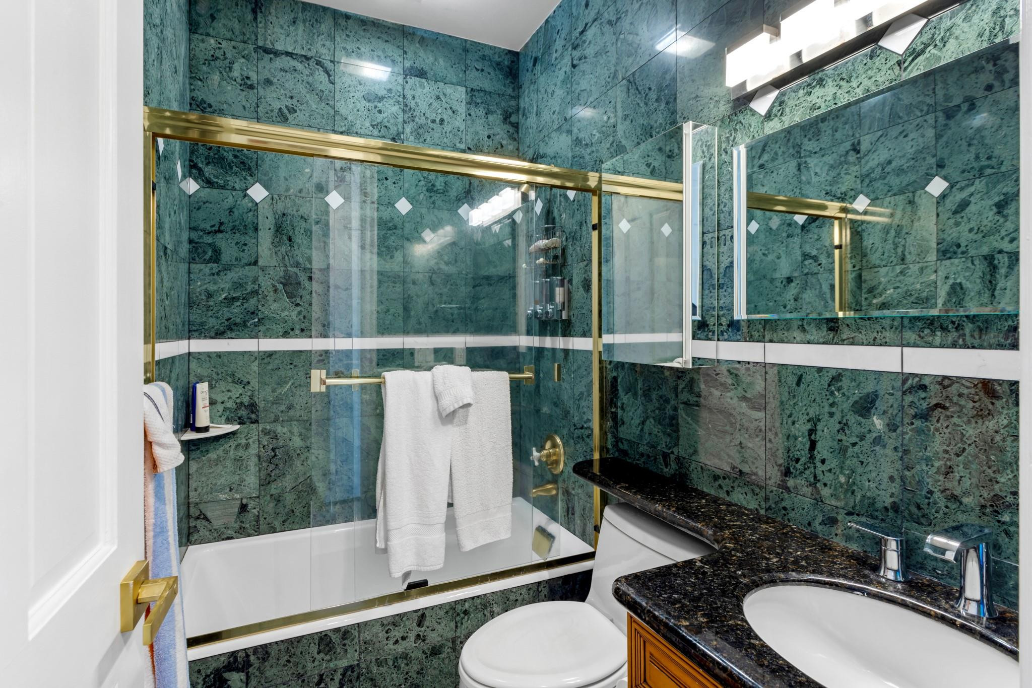 Merritt Isle 45-38 B - Residential