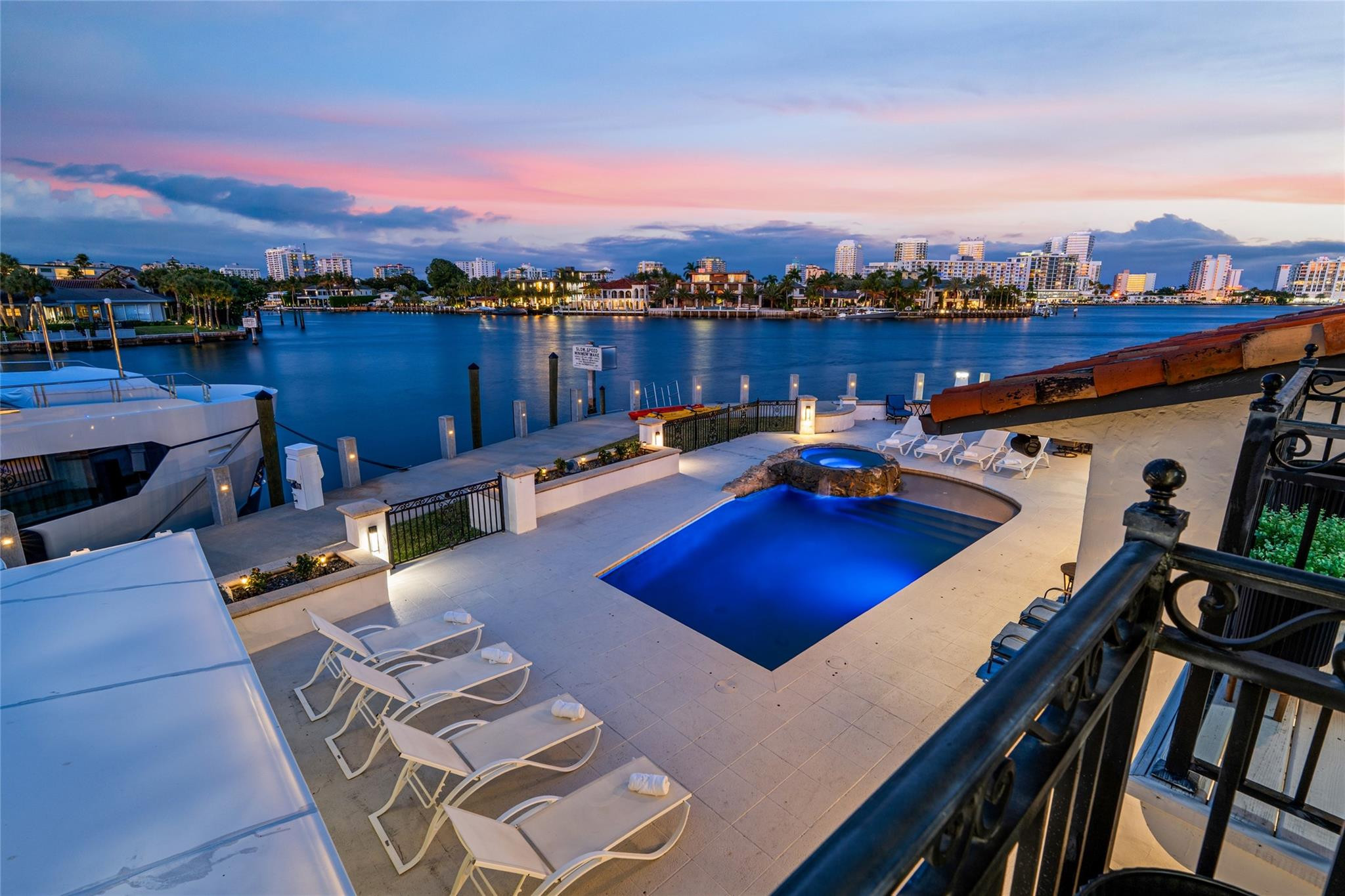 Merritt Isle 45-38 B - Residential