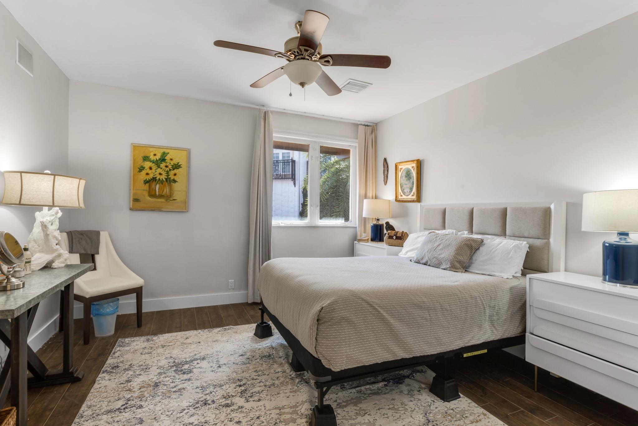 Merritt Isle 45-38 B - Residential