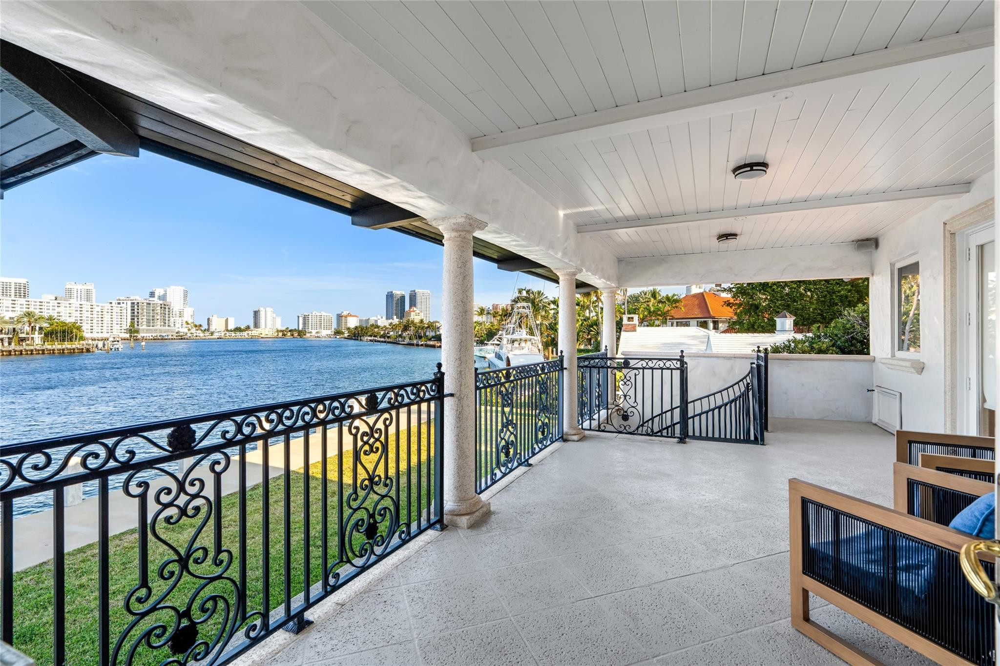 Merritt Isle 45-38 B - Residential