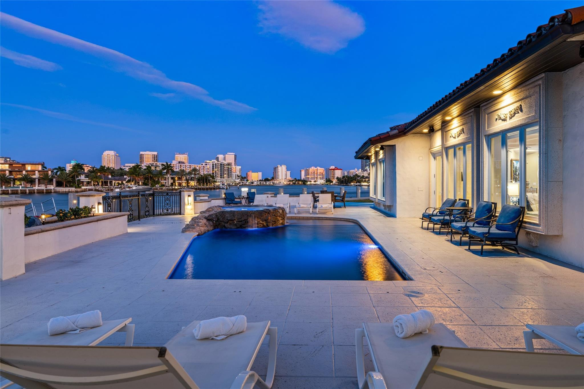 Merritt Isle 45-38 B - Residential