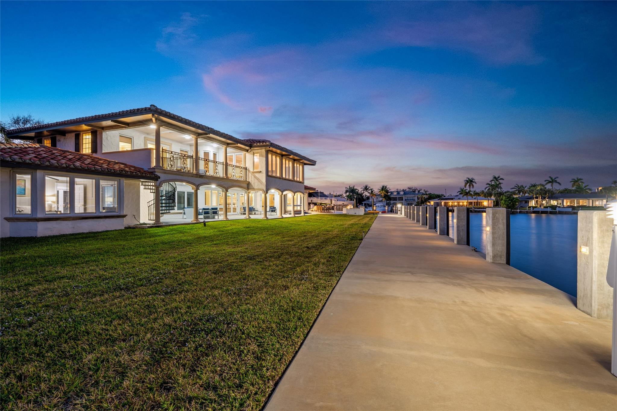 Merritt Isle 45-38 B - Residential