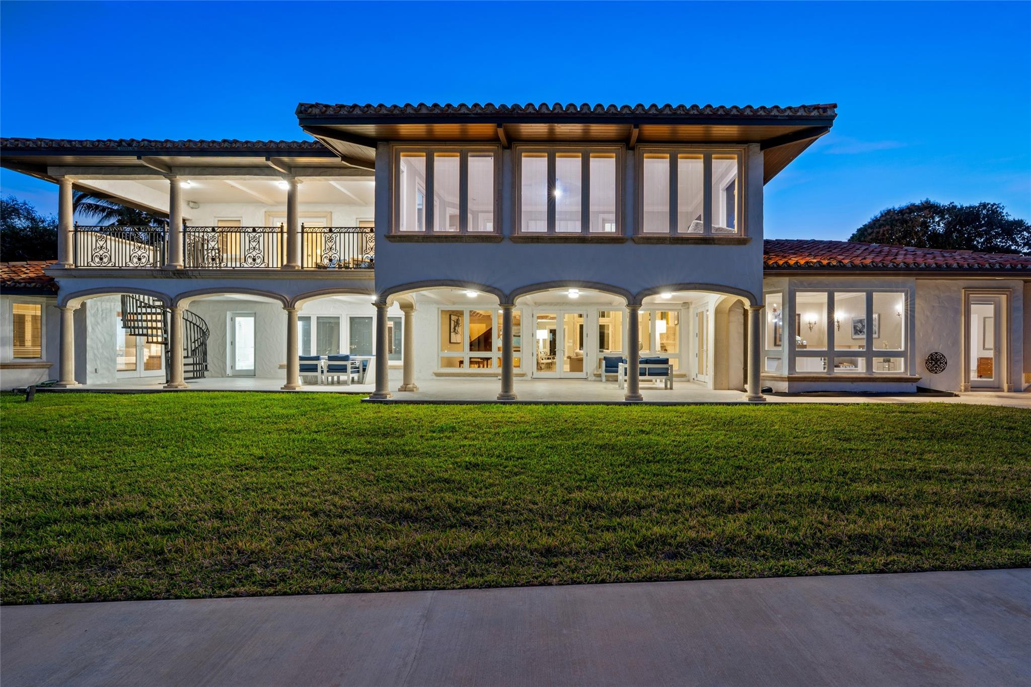 Merritt Isle 45-38 B - Residential