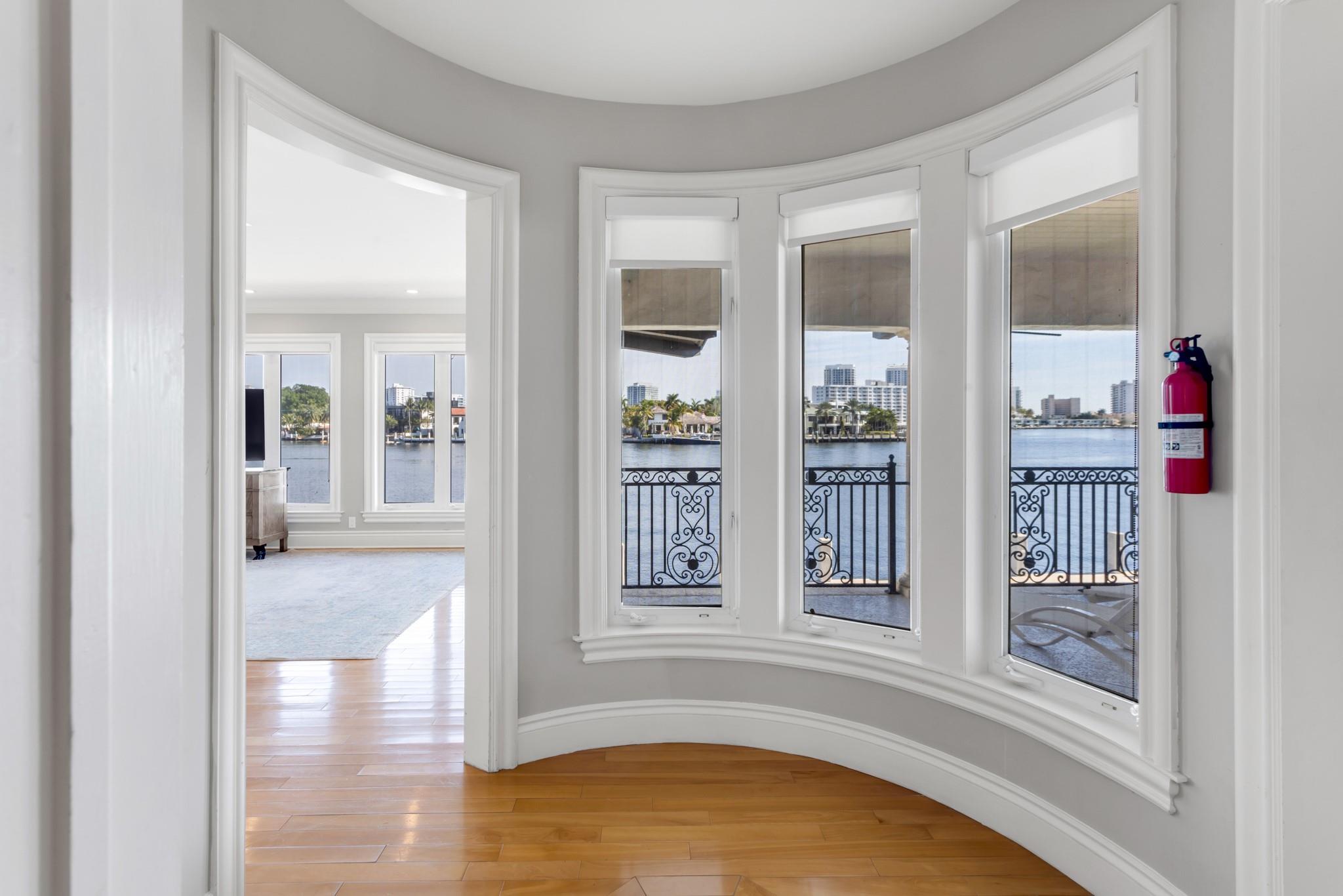 Merritt Isle 45-38 B - Residential