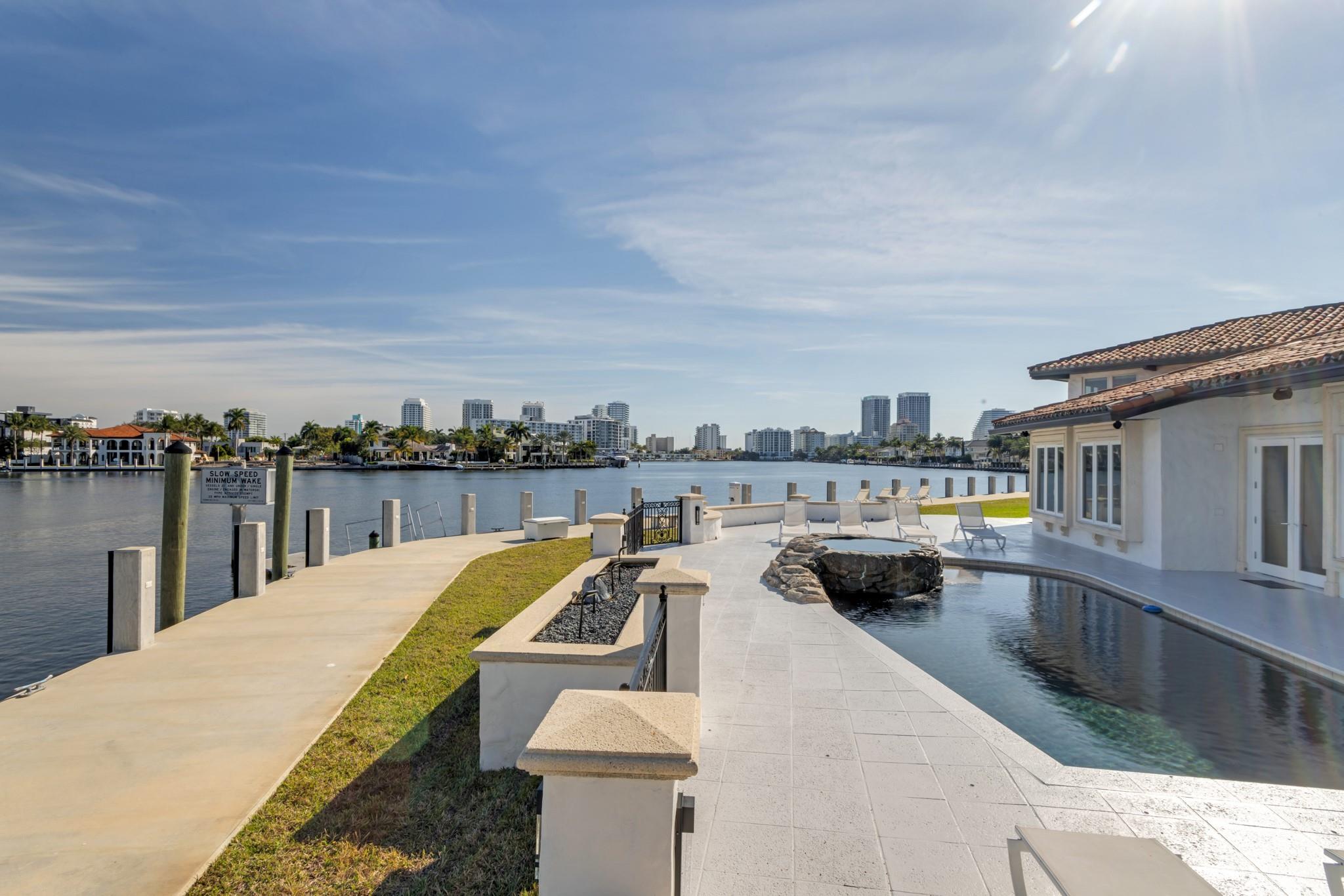 Merritt Isle 45-38 B - Residential