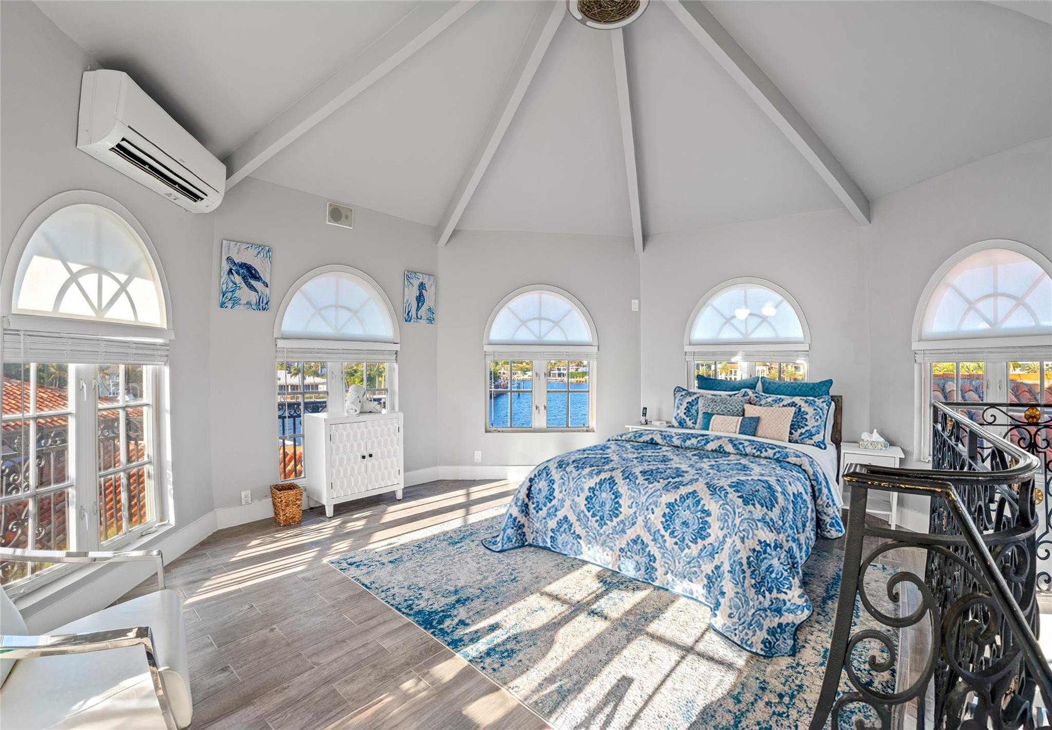 Merritt Isle 45-38 B - Residential