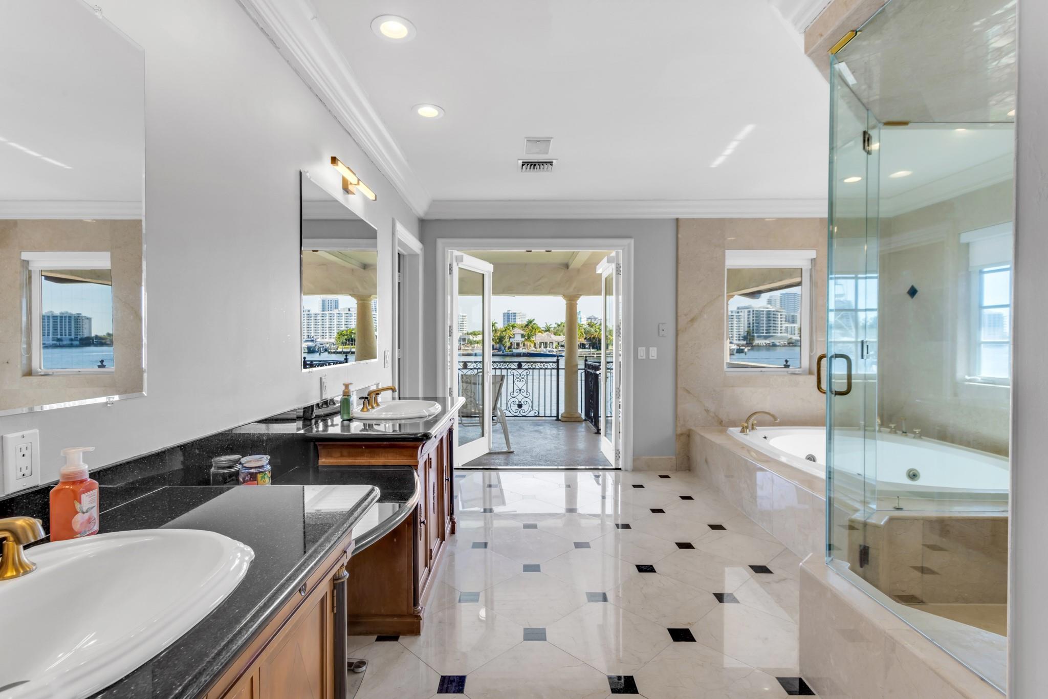 Merritt Isle 45-38 B - Residential