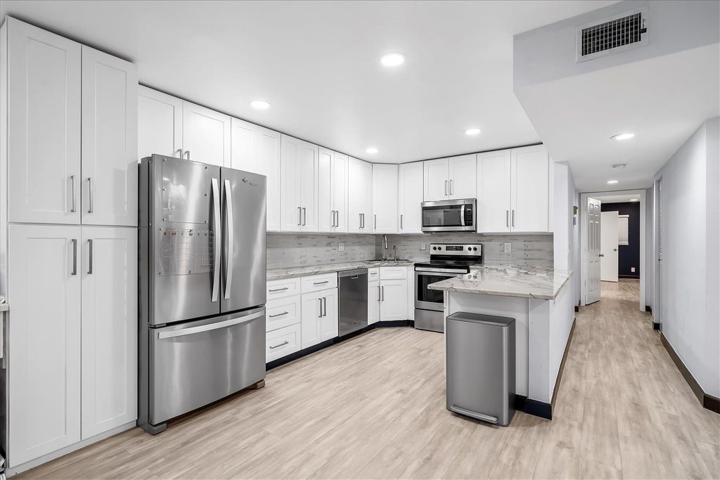 Photo of 13790 Oneida Drive #B1, Delray Beach, FL 33446 (MLS # F10555551)