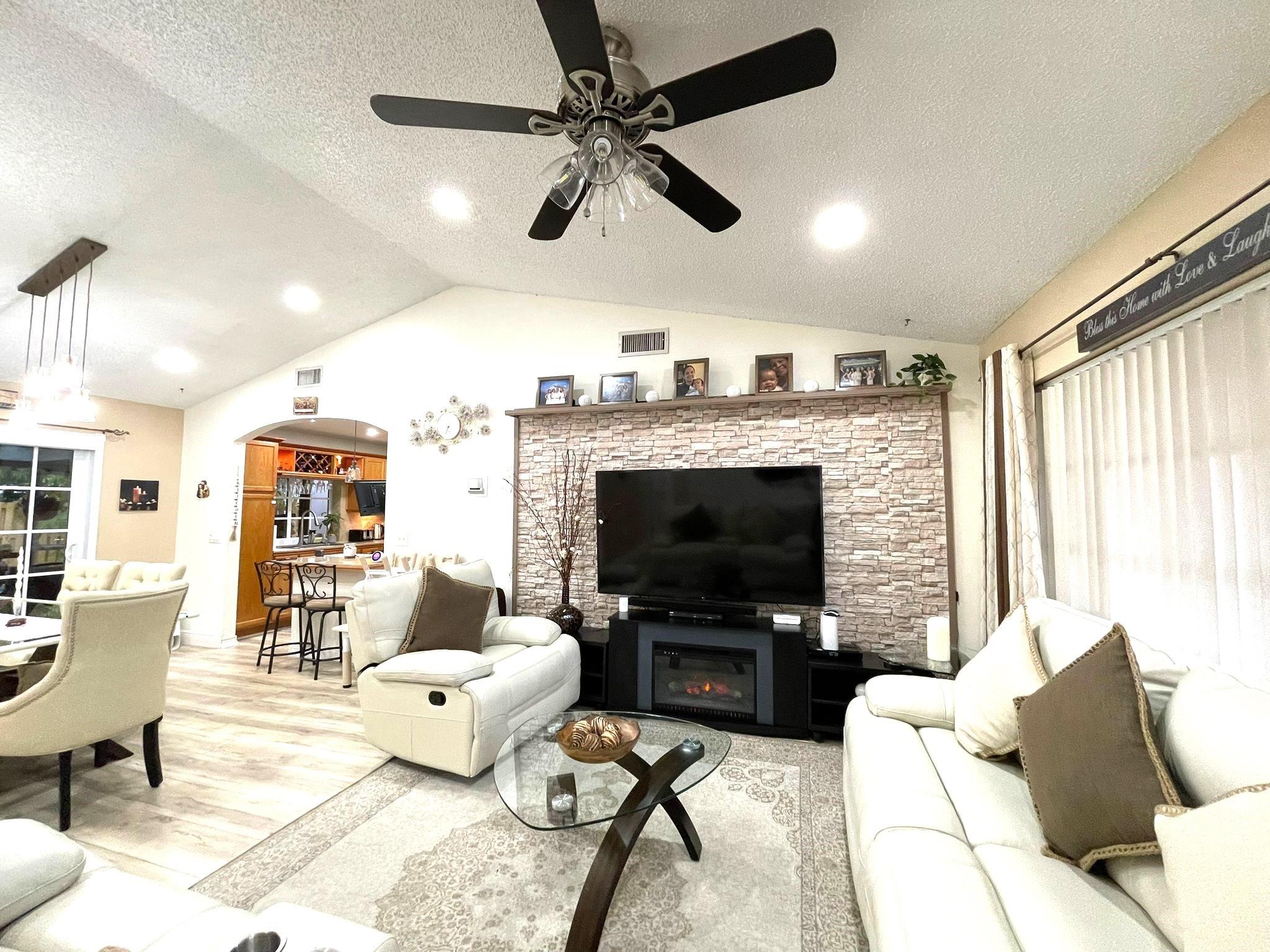 11420 NW 39th Pl