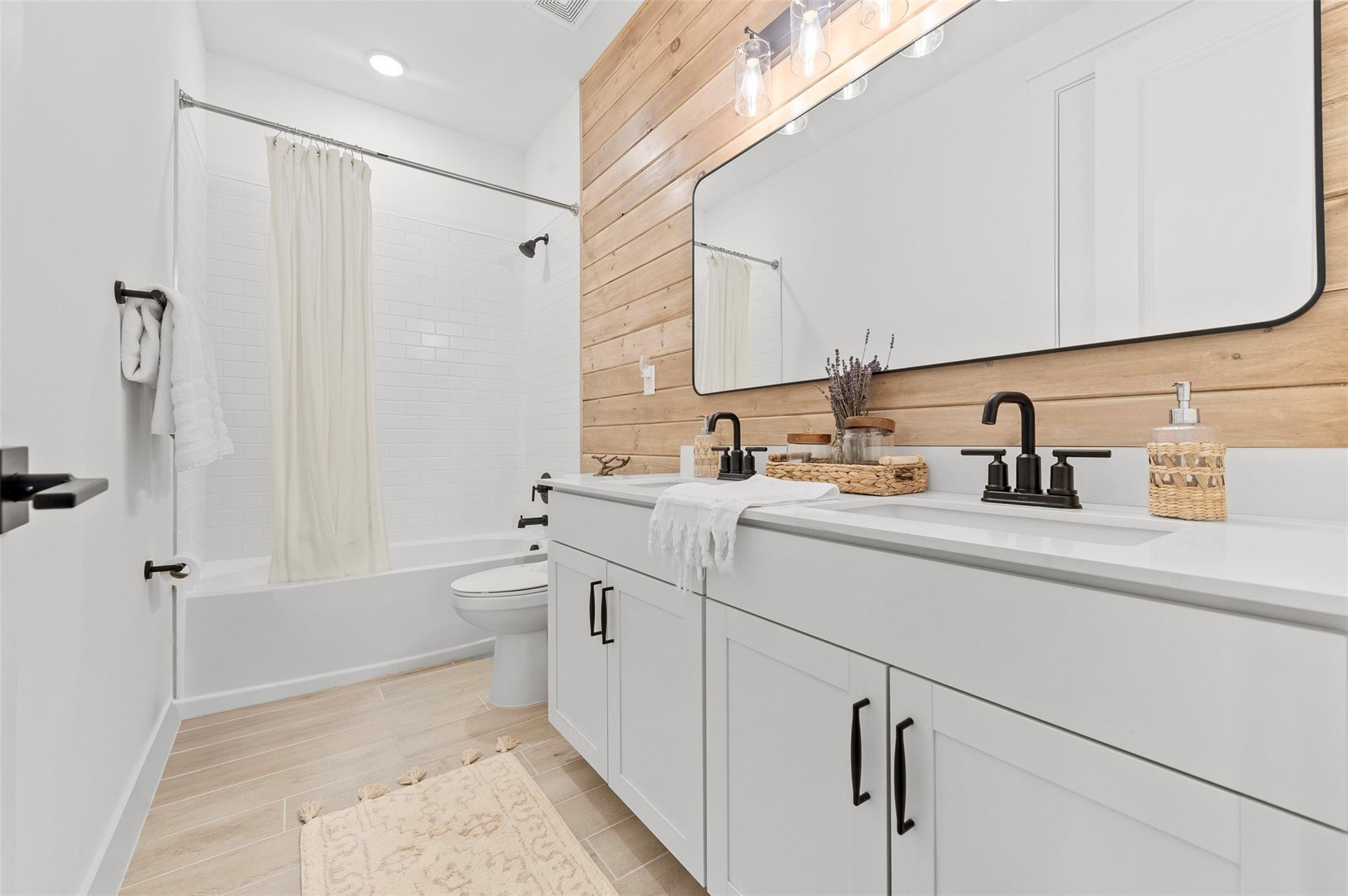SALERNO RESERVE AT SHOWCASE PUD - Residential