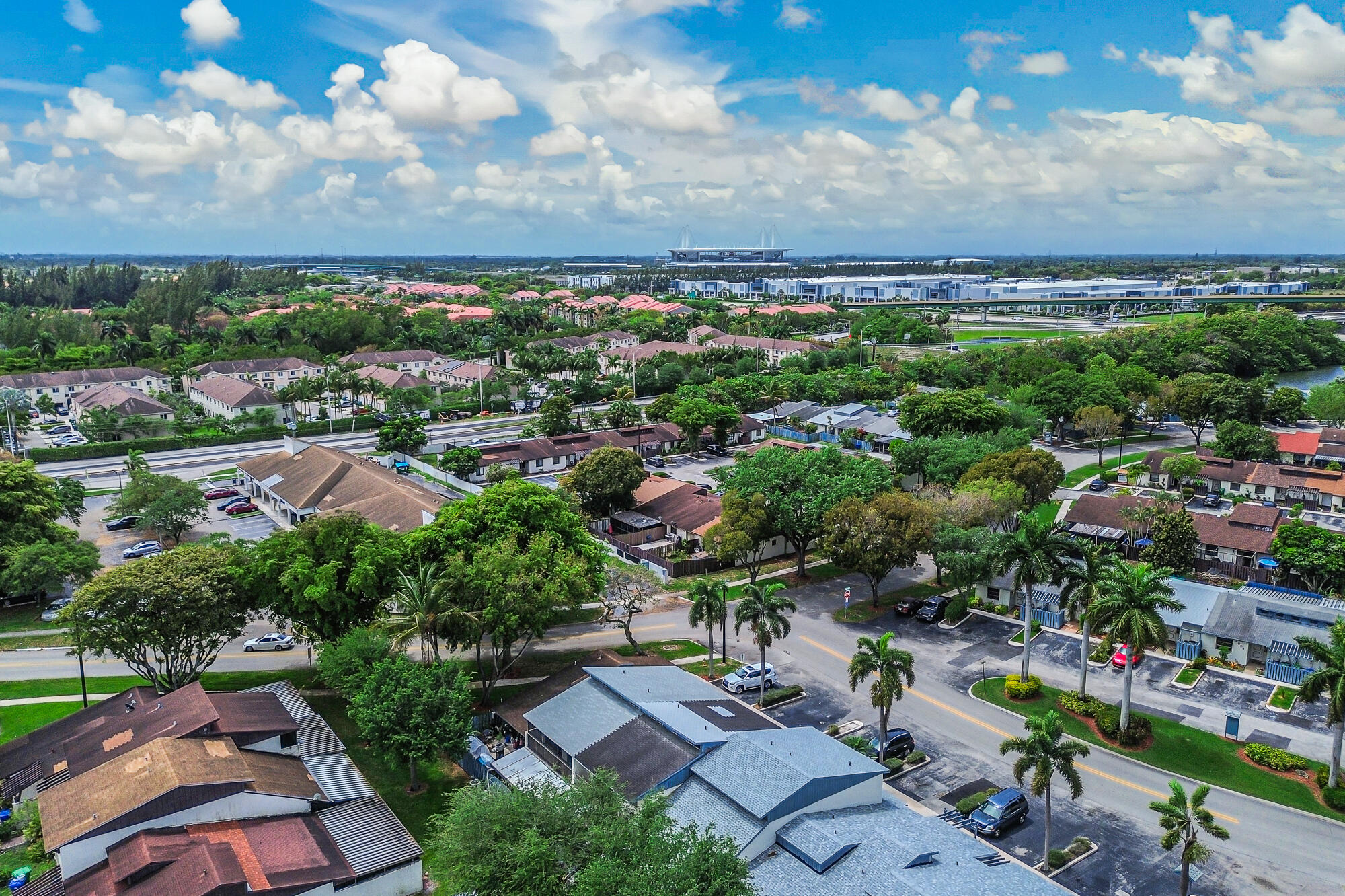 WOODSCAPE TOWNHOMES - Residential