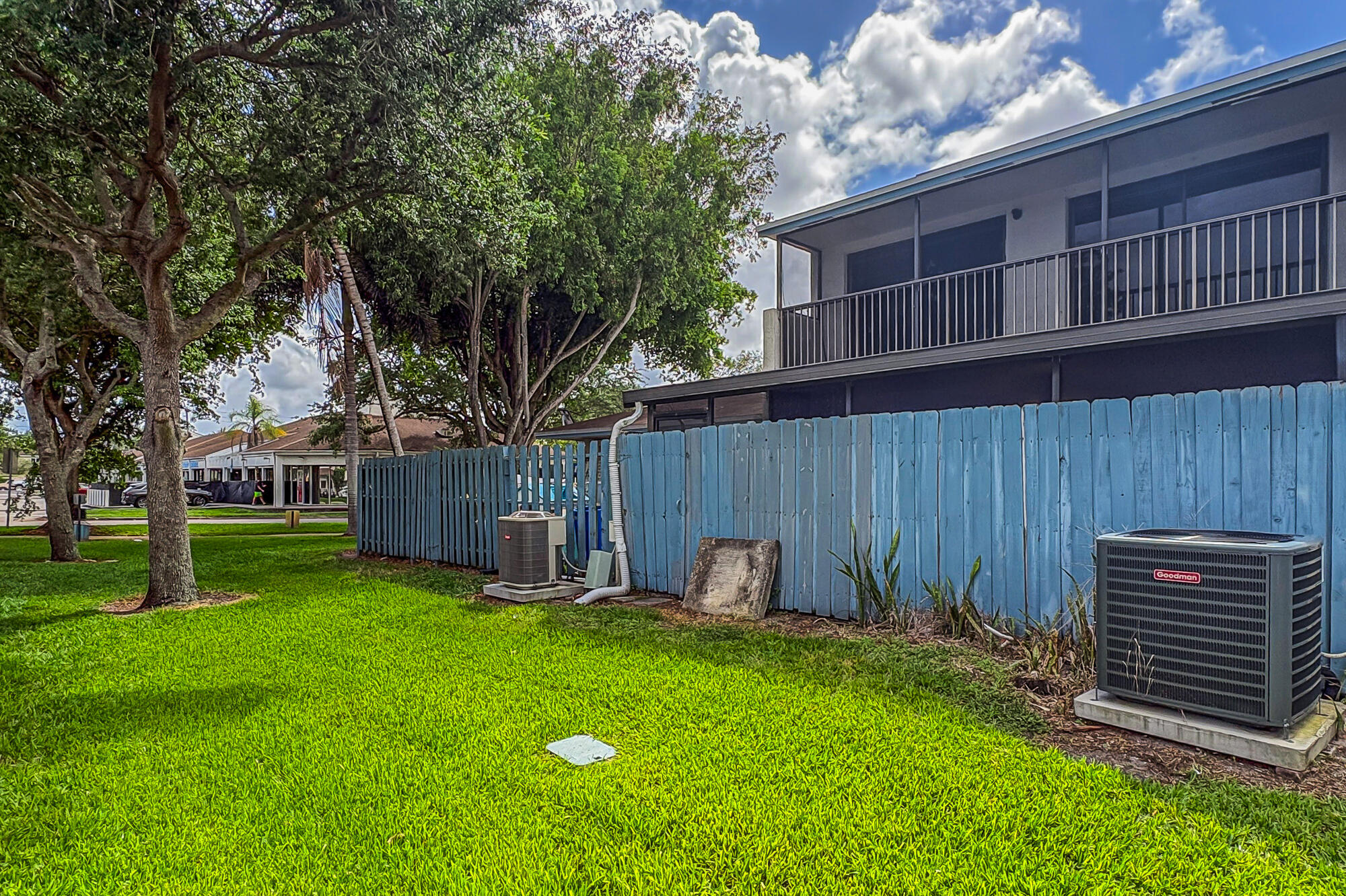 WOODSCAPE TOWNHOMES - Residential