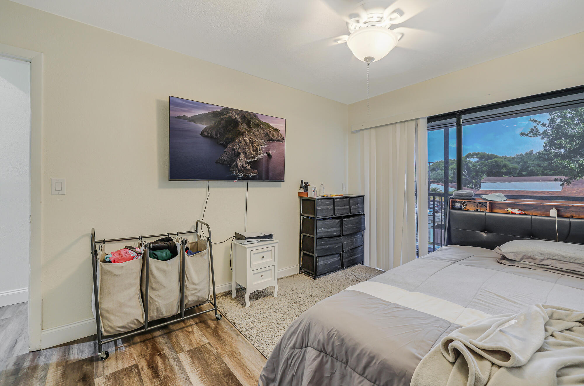 WOODSCAPE TOWNHOMES - Residential