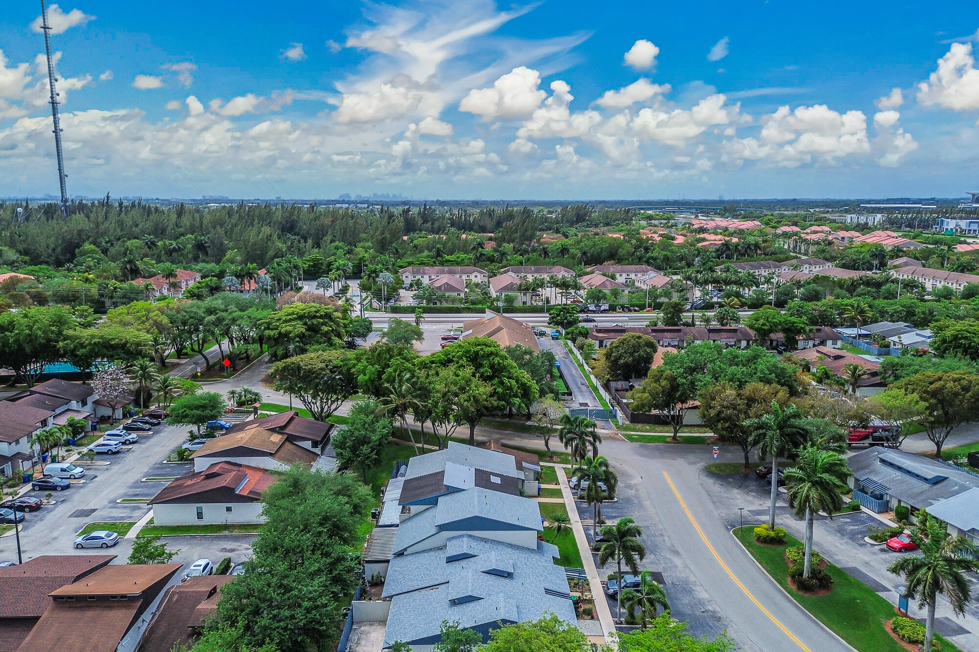 WOODSCAPE TOWNHOMES - Residential