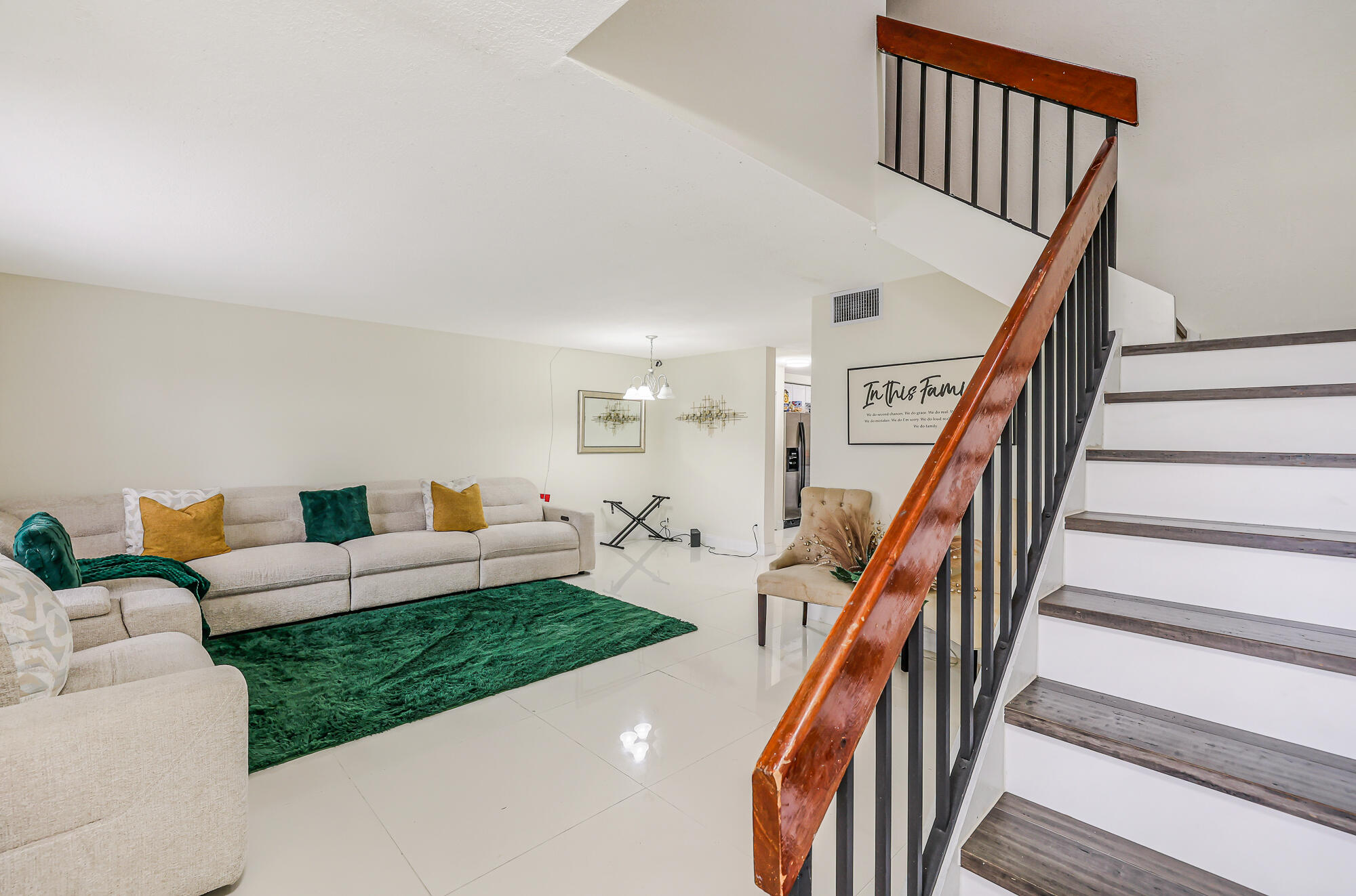 WOODSCAPE TOWNHOMES - Residential