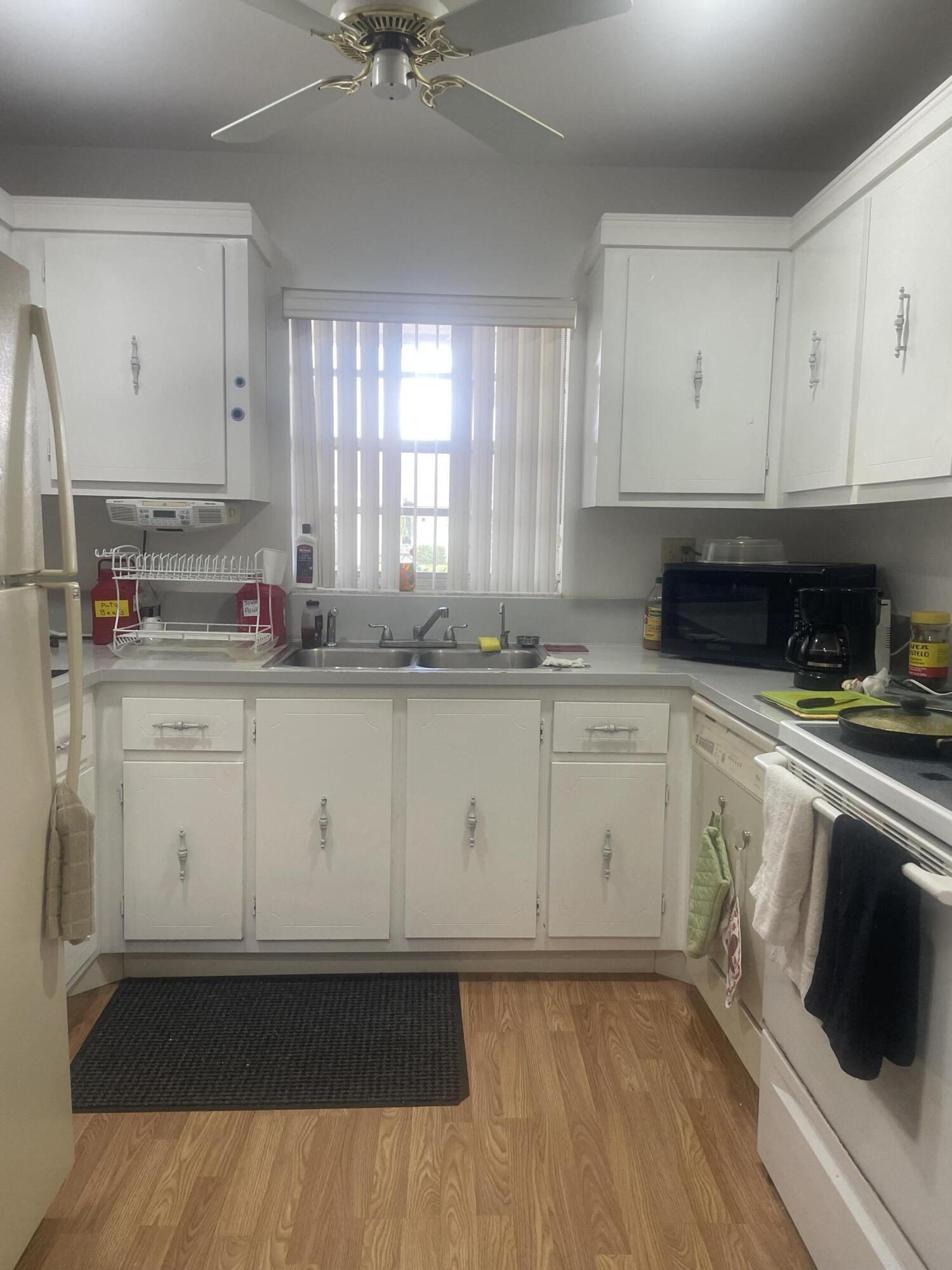 HIGH POINT OF DELRAY WEST CONDO SEC 1&2 - Residential Lease