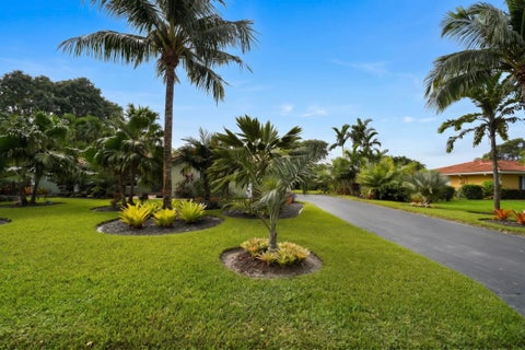 Tiny photo for 10850 NW 33RD Street, Coral Springs, FL 33065 (MLS # B26089615)