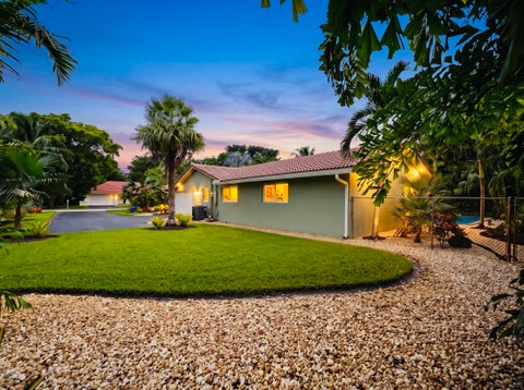 Tiny photo for 10850 NW 33RD Street, Coral Springs, FL 33065 (MLS # B26089615)