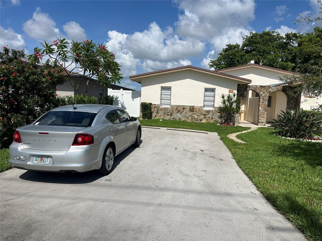 Photo of 5517 SW 24TH Avenue, Dania Beach, FL 33312 (MLS # B26072003)