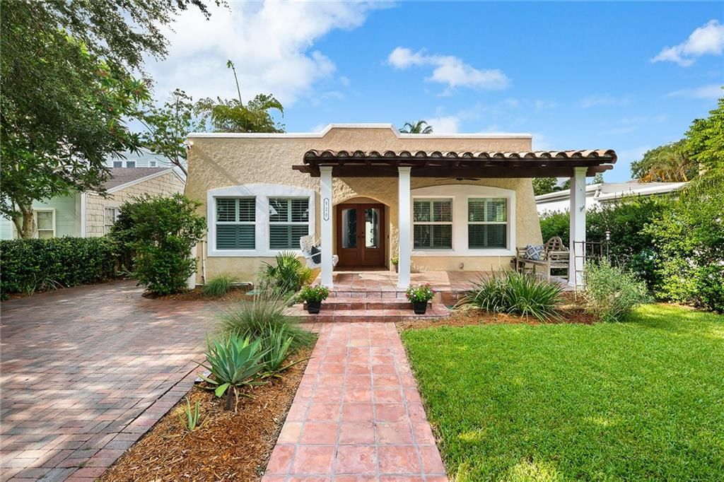 Photo of 920 SE 5th Ct, Fort Lauderdale, FL 33301 (MLS # F10294365)