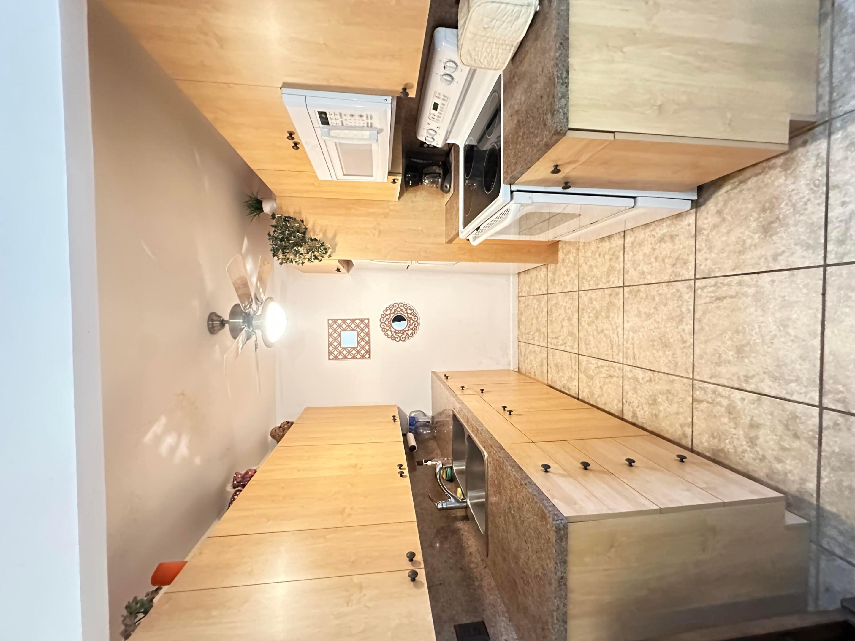 CAMBRIDGE G CONDO - Residential