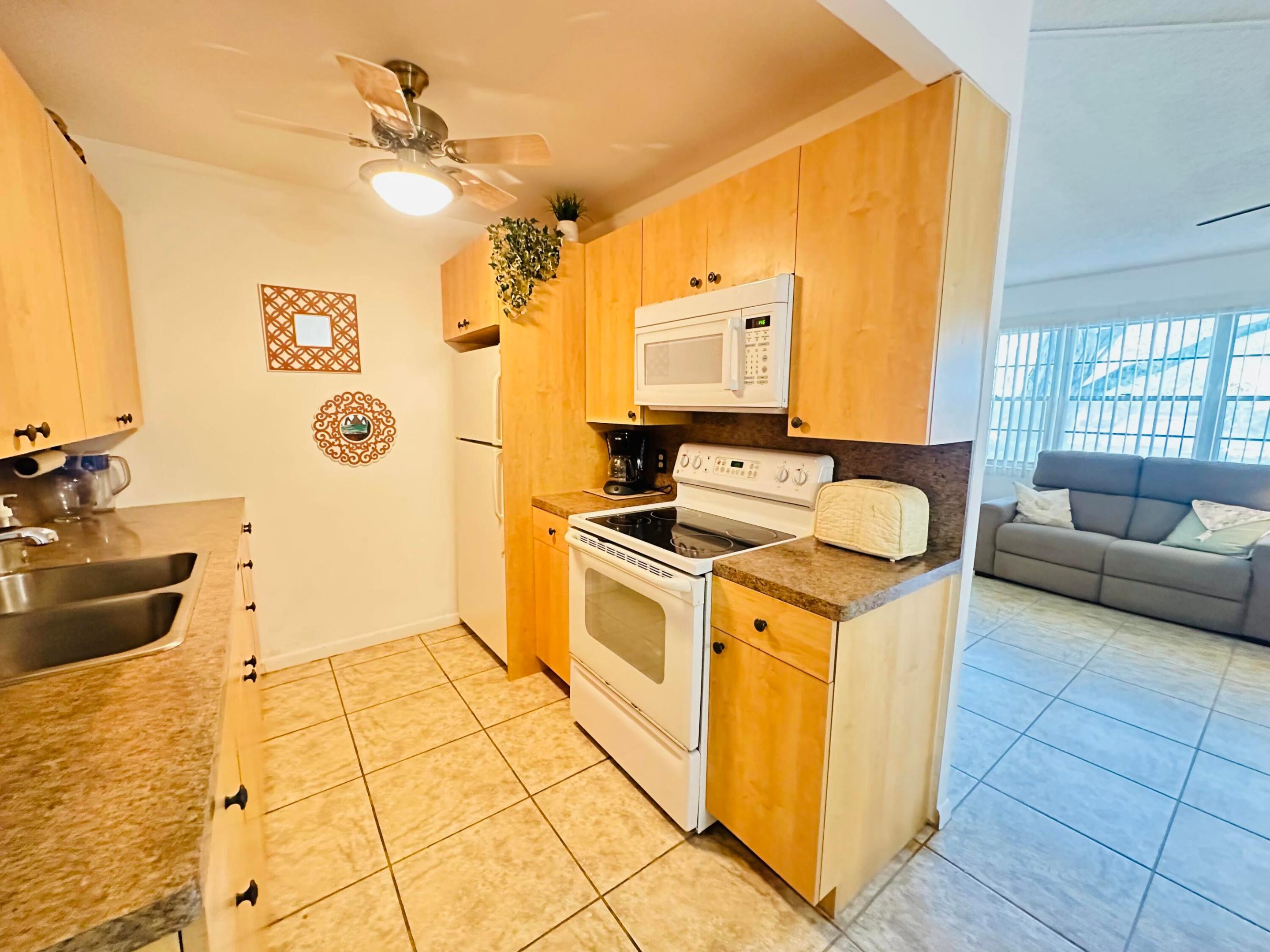 CAMBRIDGE G CONDO - Residential