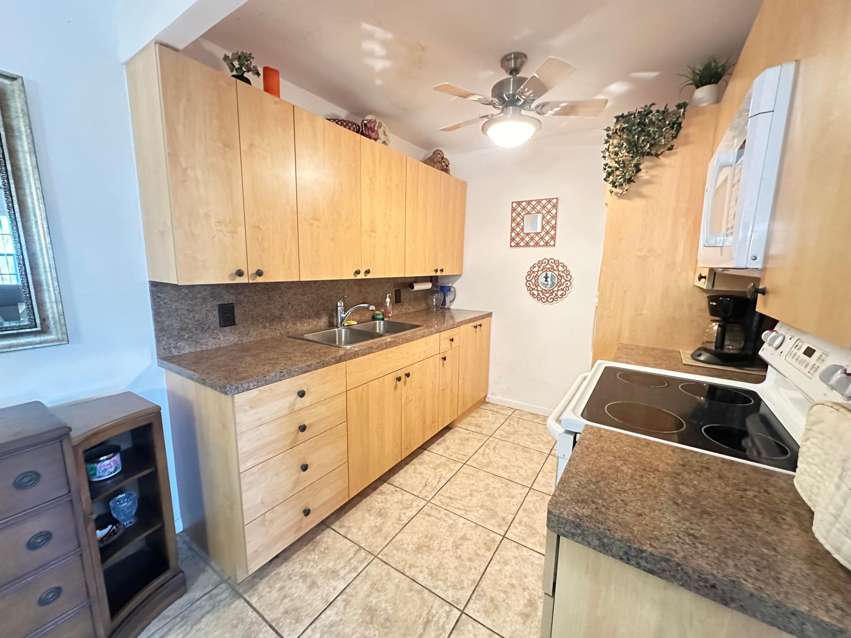 CAMBRIDGE G CONDO - Residential