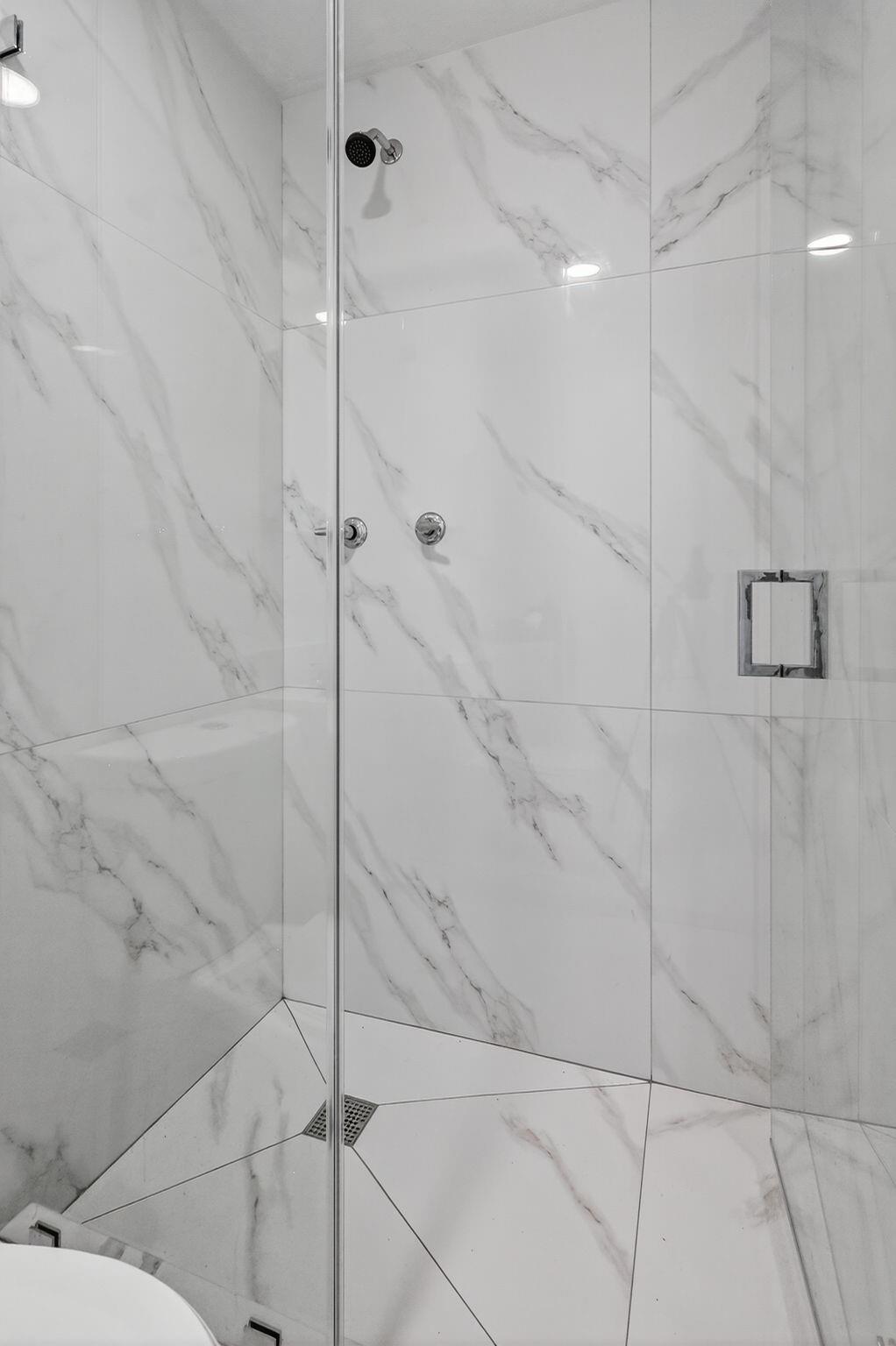 EDISON HEIGHTS SEC D - Residential Lease