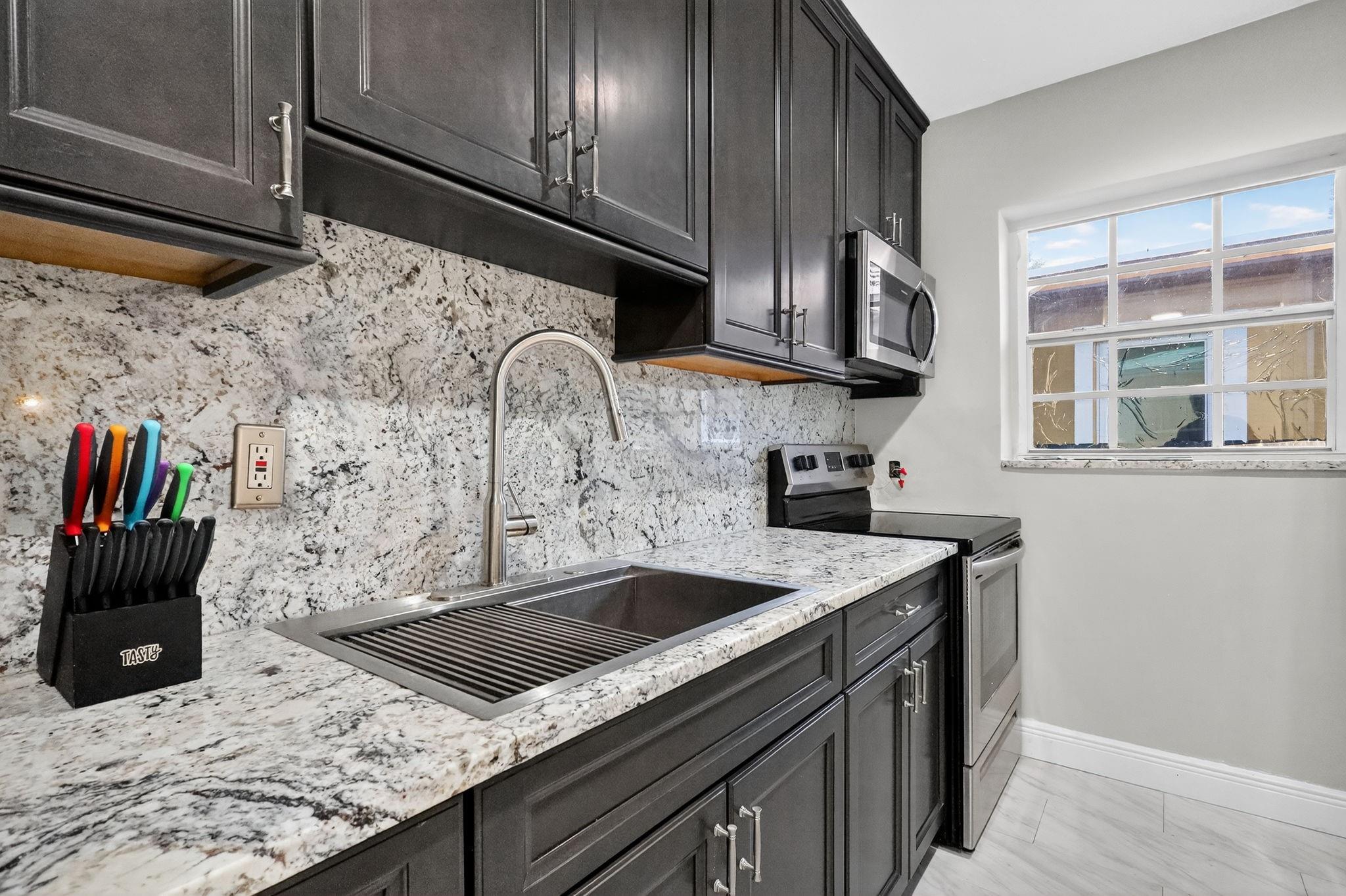 EDISON HEIGHTS SEC D - Residential Lease