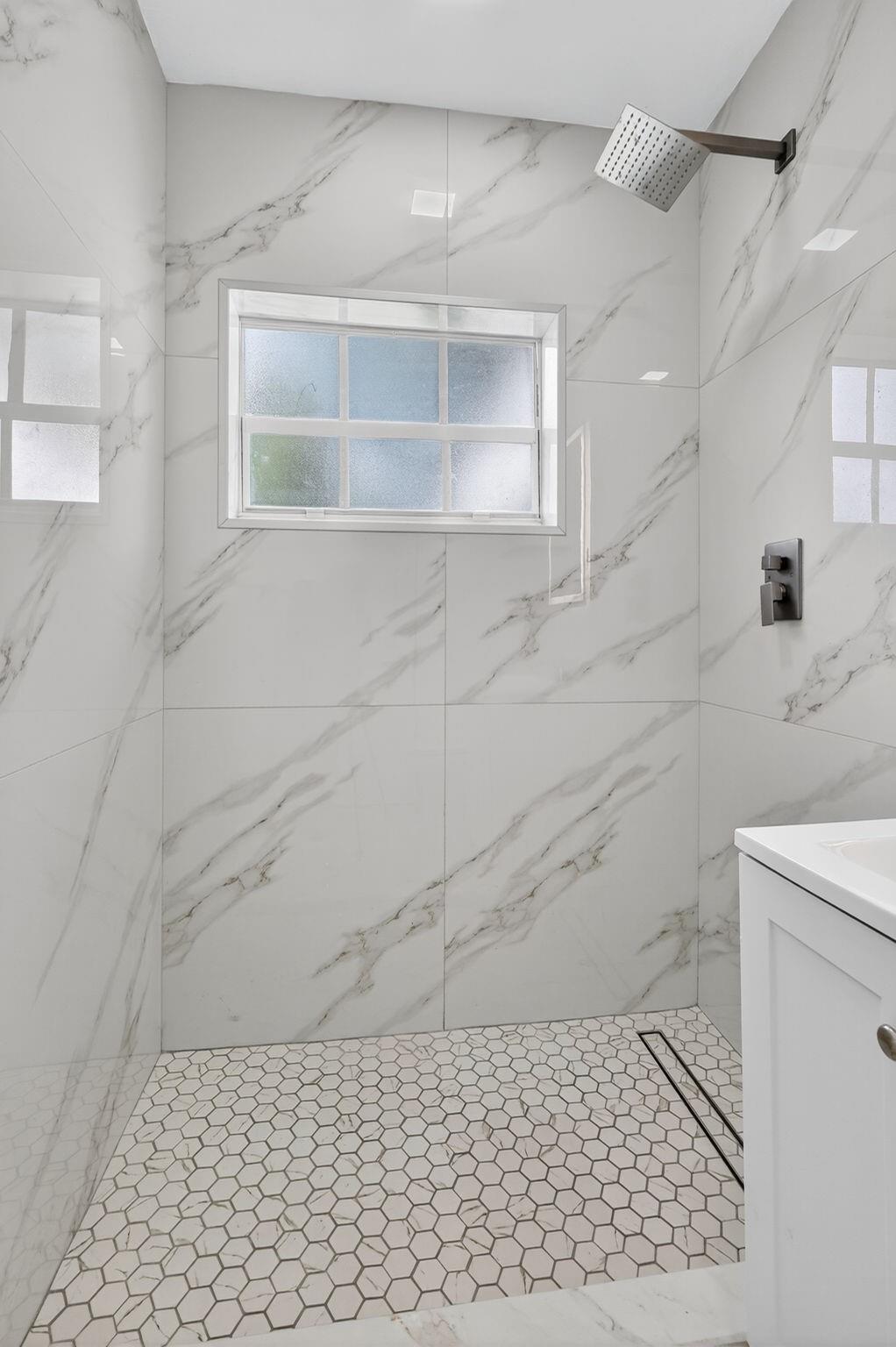 EDISON HEIGHTS SEC D - Residential Lease