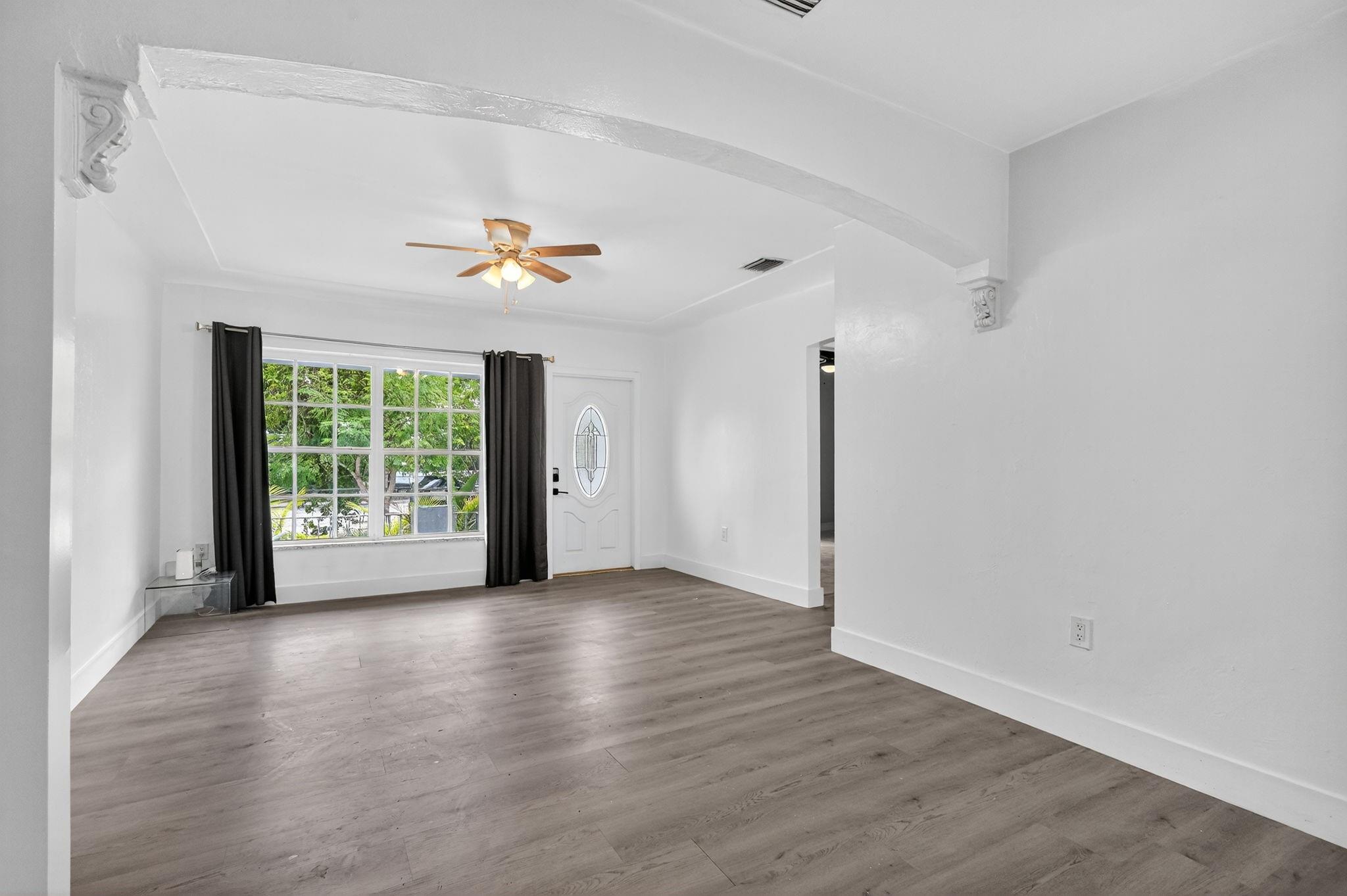 EDISON HEIGHTS SEC D - Residential Lease