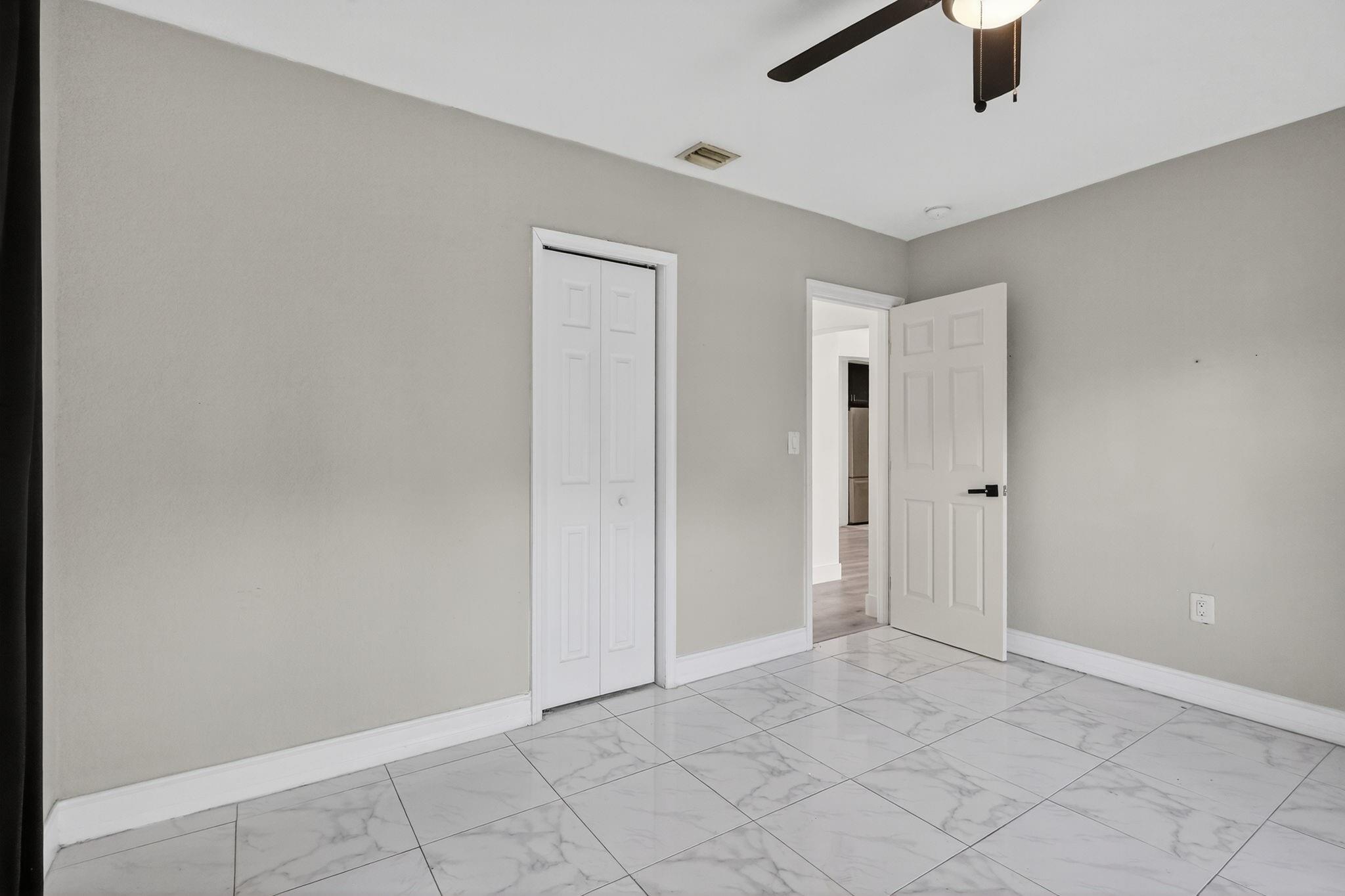 EDISON HEIGHTS SEC D - Residential Lease