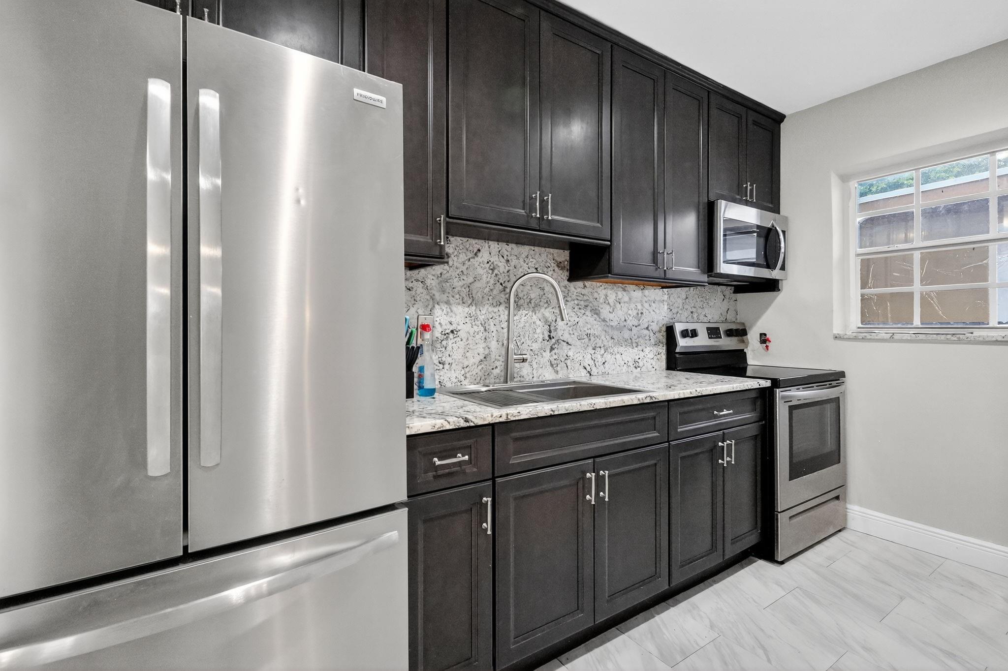 EDISON HEIGHTS SEC D - Residential Lease
