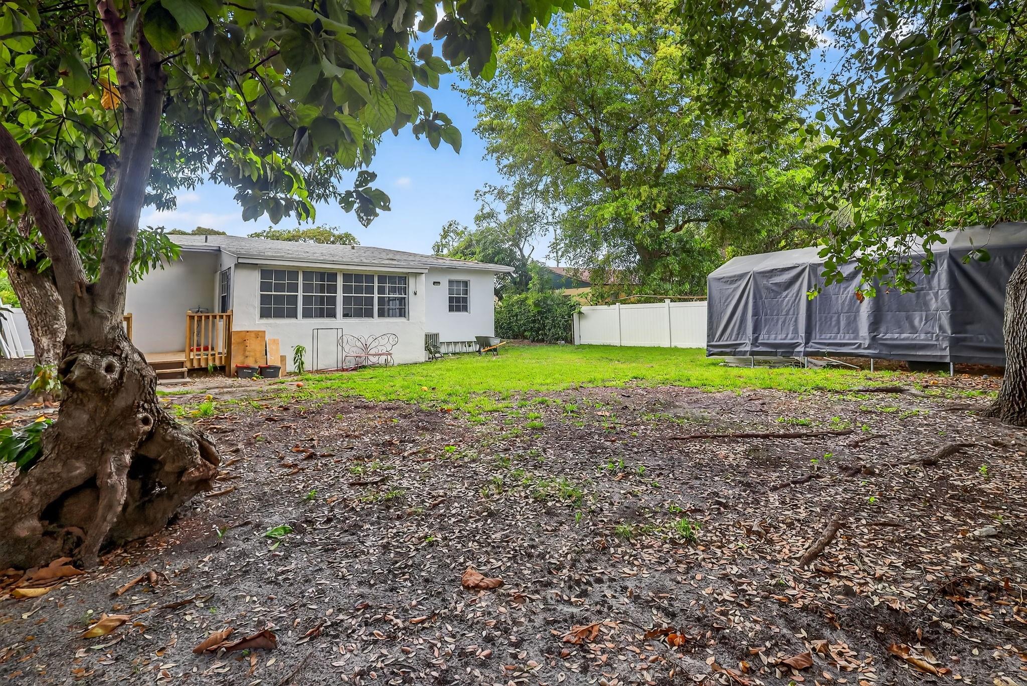 EDISON HEIGHTS SEC D - Residential Lease