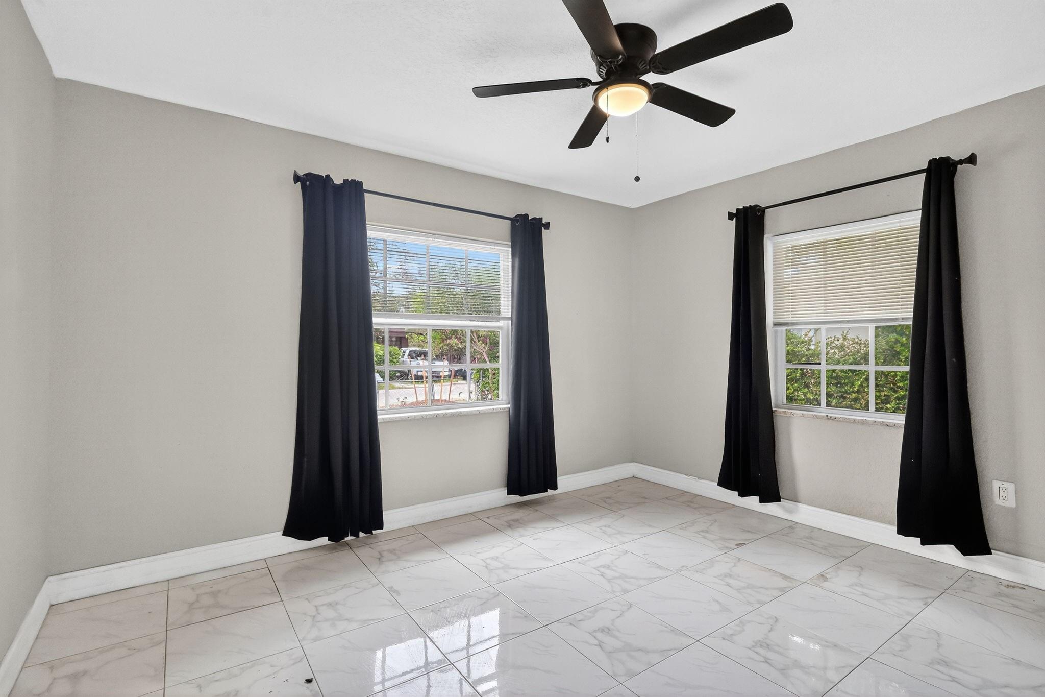 EDISON HEIGHTS SEC D - Residential Lease
