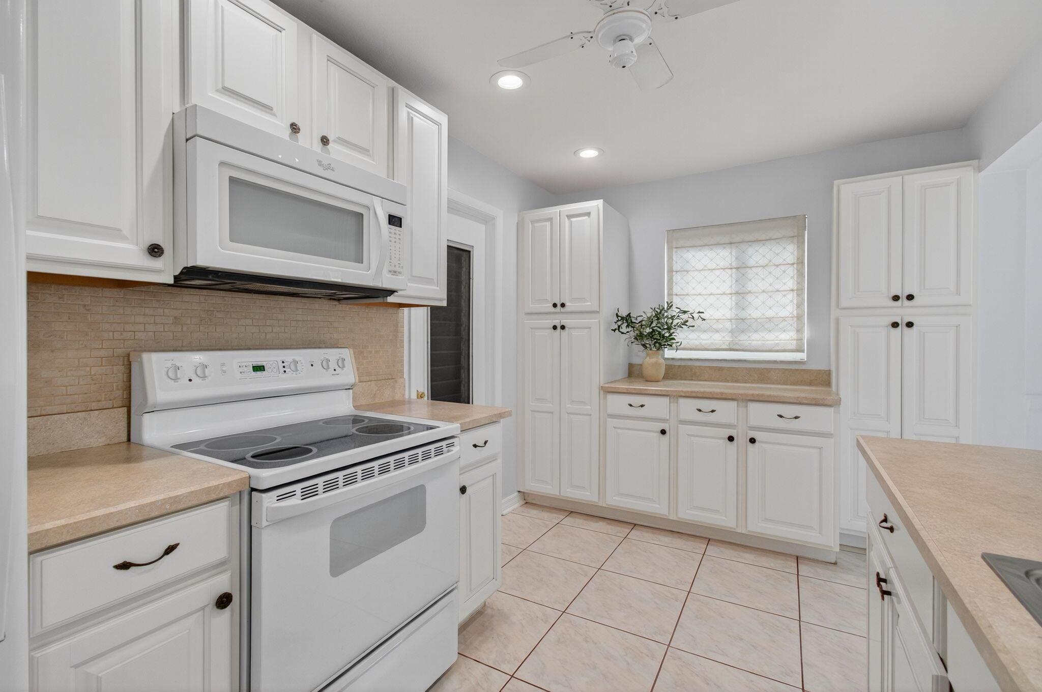 PALM BEACH LEISUREVILLE S - Residential