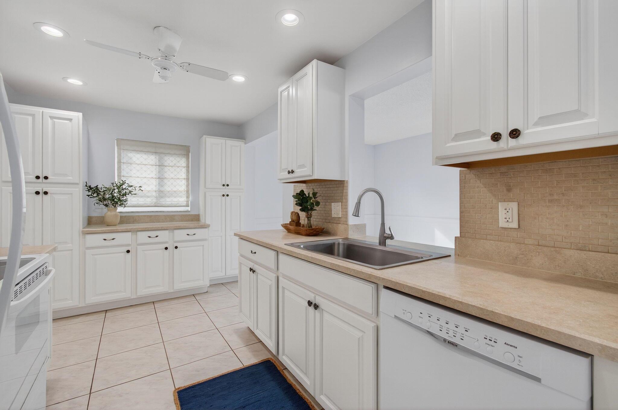 PALM BEACH LEISUREVILLE S - Residential