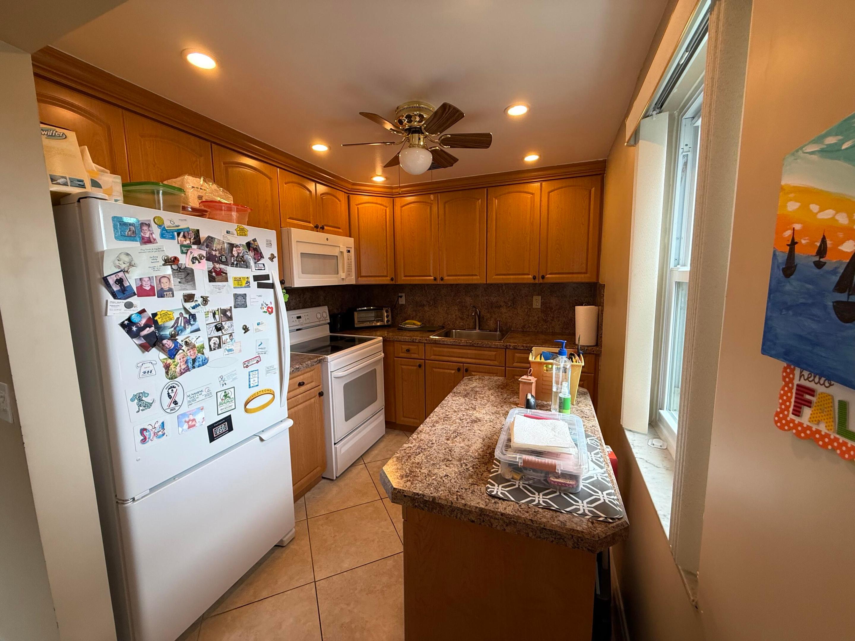 KINGS POINT BURGUNDY CONDOS - Residential