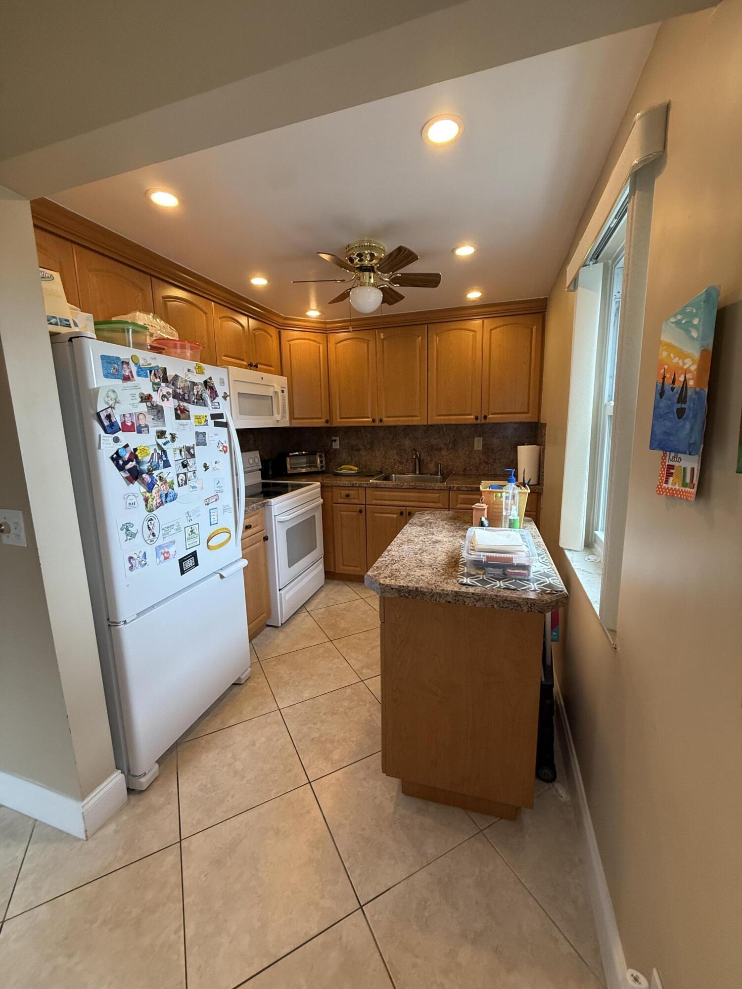 KINGS POINT BURGUNDY CONDOS - Residential