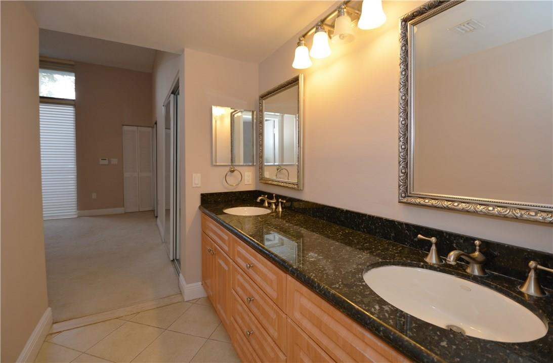 Courtyards of Aventura - Residential