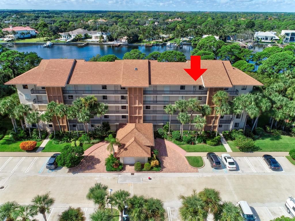 Photo of 2001 Marina Isle Way #505, Jupiter, FL 33477 (MLS # R10755306)