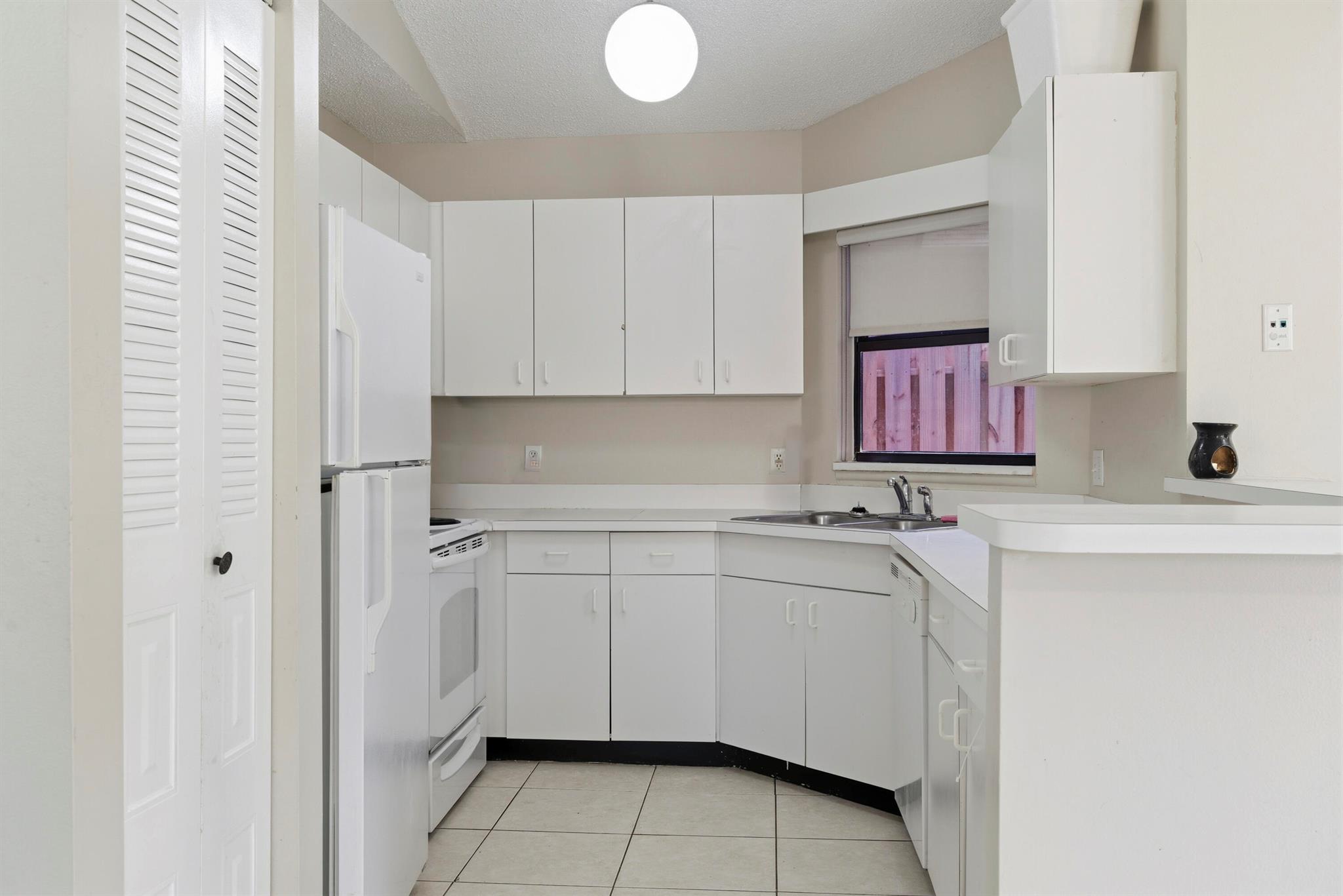 STONES THROW TOWNHOMES - Residential