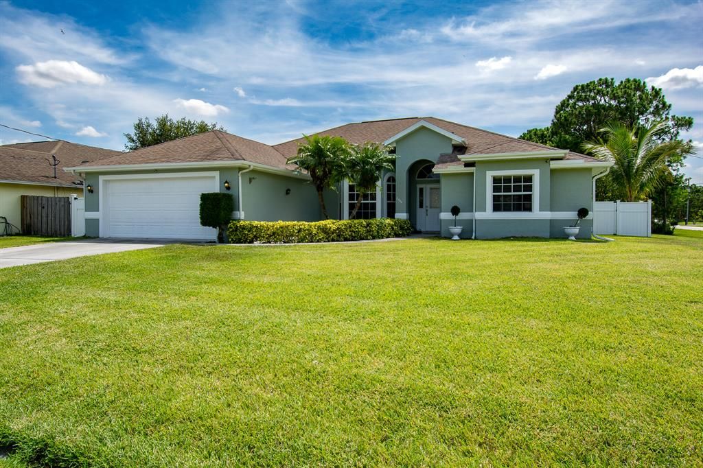 Photo of 6444 NW Fagan Street St, Port Saint Lucie, FL 34986 (MLS # R10814520)