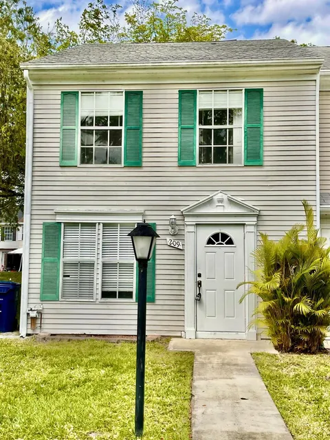 209 Georgian Park Drive, Jupiter, FL MLS: R11074179