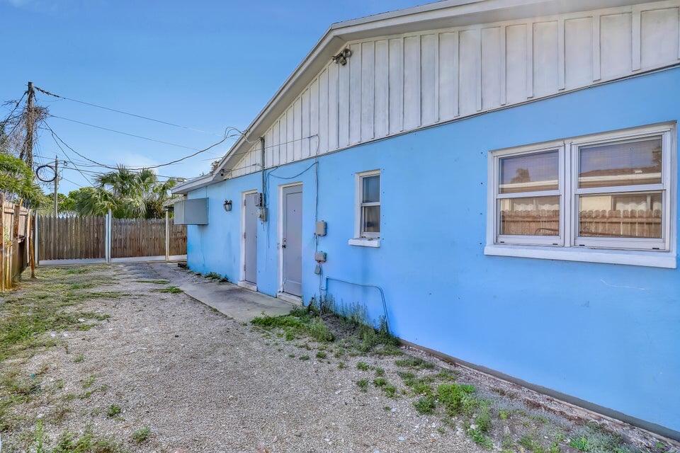 3308 Lake Avenue