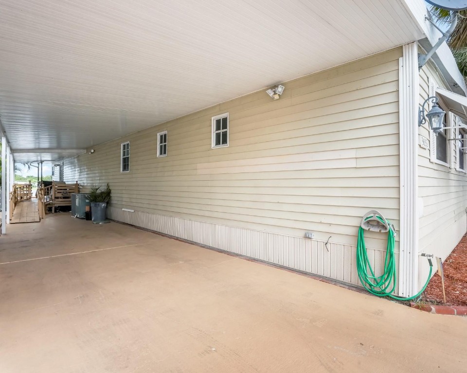 RAVENSWOOD ESTATES & MARI - Residential