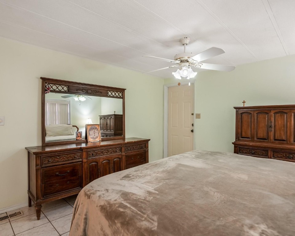 RAVENSWOOD ESTATES & MARI - Residential