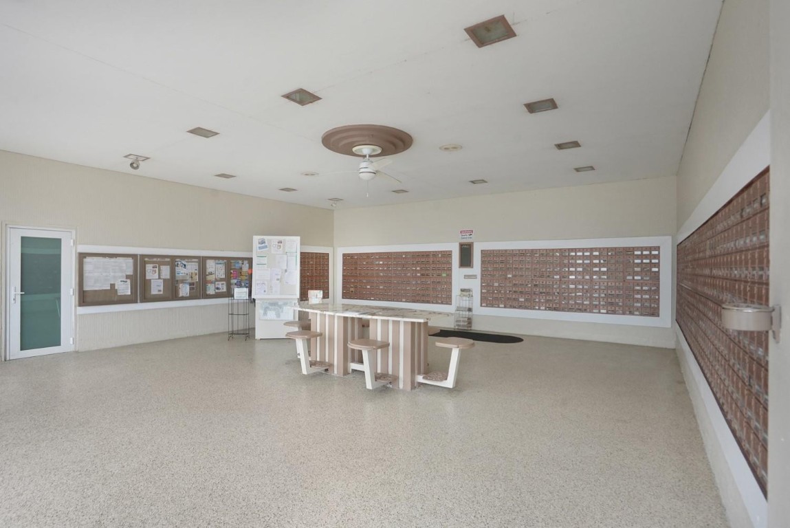 RAVENSWOOD ESTATES & MARI - Residential